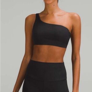 Lululemon Ribbed Nulu Asymmetrical Yoga Bra *Light Support, A/B Cup
Black